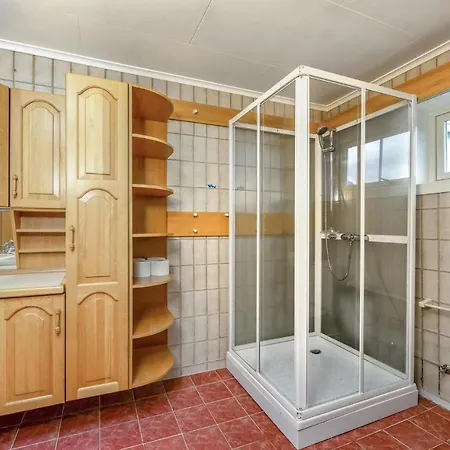 Gorgeous In With Kitchen Feriehus *